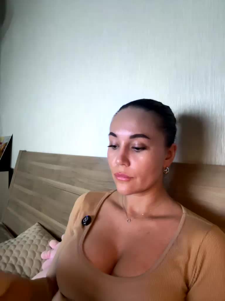 QWEENII Приват Записи 2026-10-02