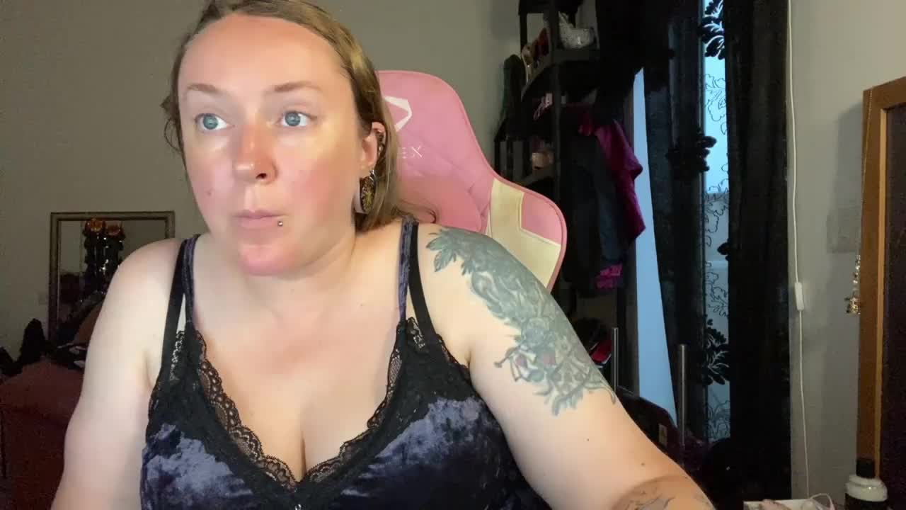 NylonQueen Приват Записи 2026-10-08