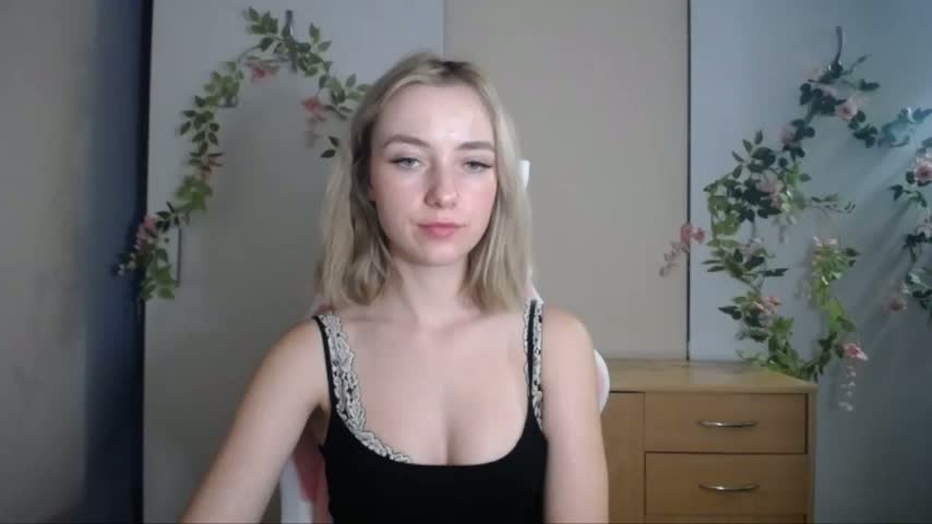 LuciaYoung Приват Записи 2026-10-12