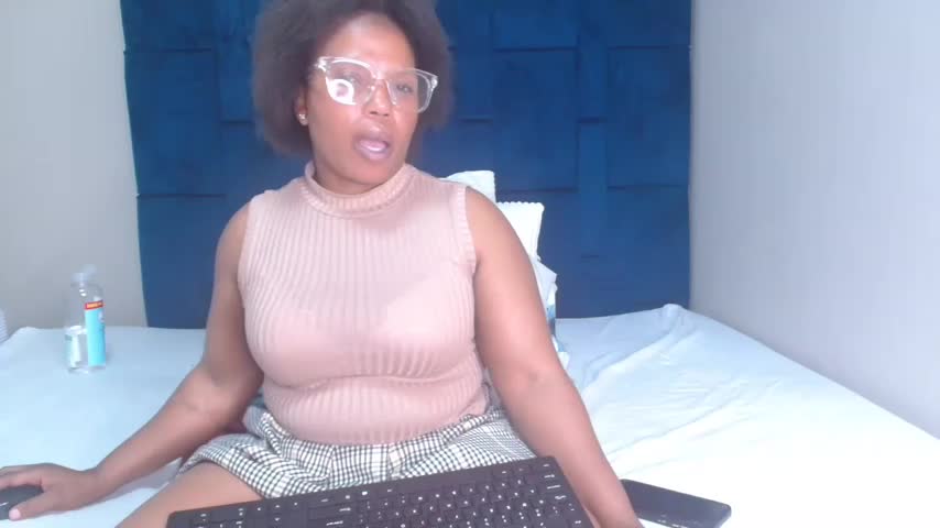 SexyLadyAfrica Приват Записи 2026-10-15