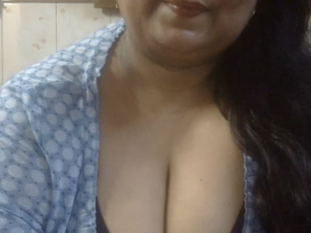 Indri_Bhabhi Приват Записи 2026-10-17