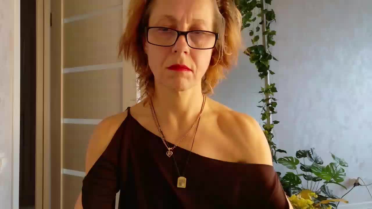 LioraWeiss Приват Записи 2026-10-17