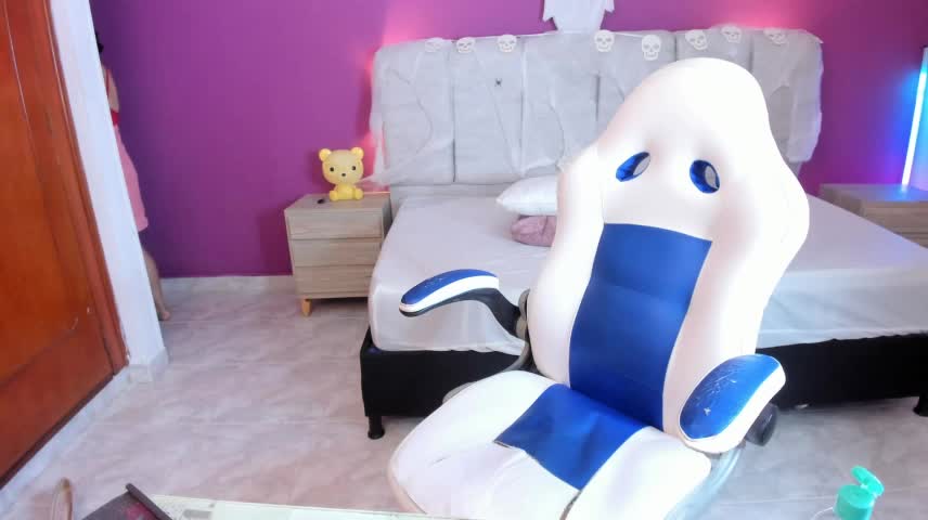 Littlee_Noemi Приват Записи 2026-10-17