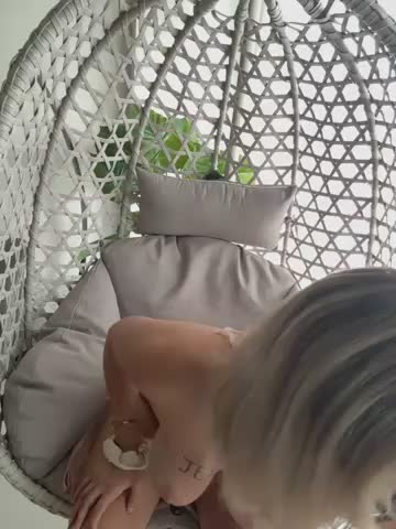 zoeypink Приват Записи 2026-10-18