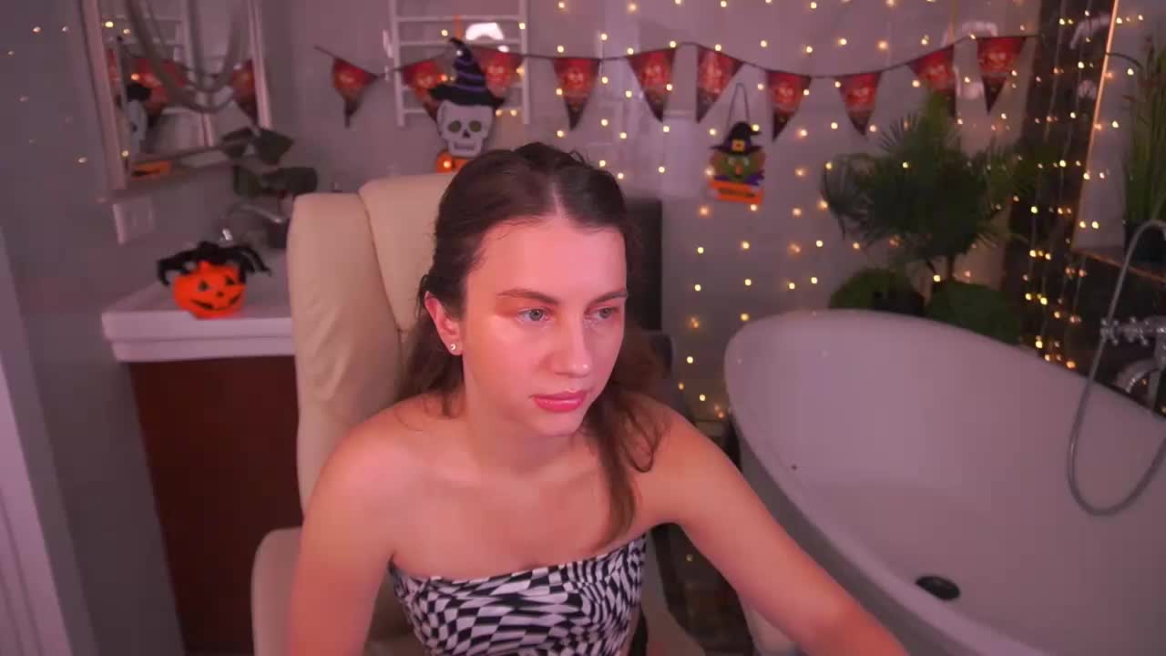 LittleJulii Приват Записи 2026-10-18