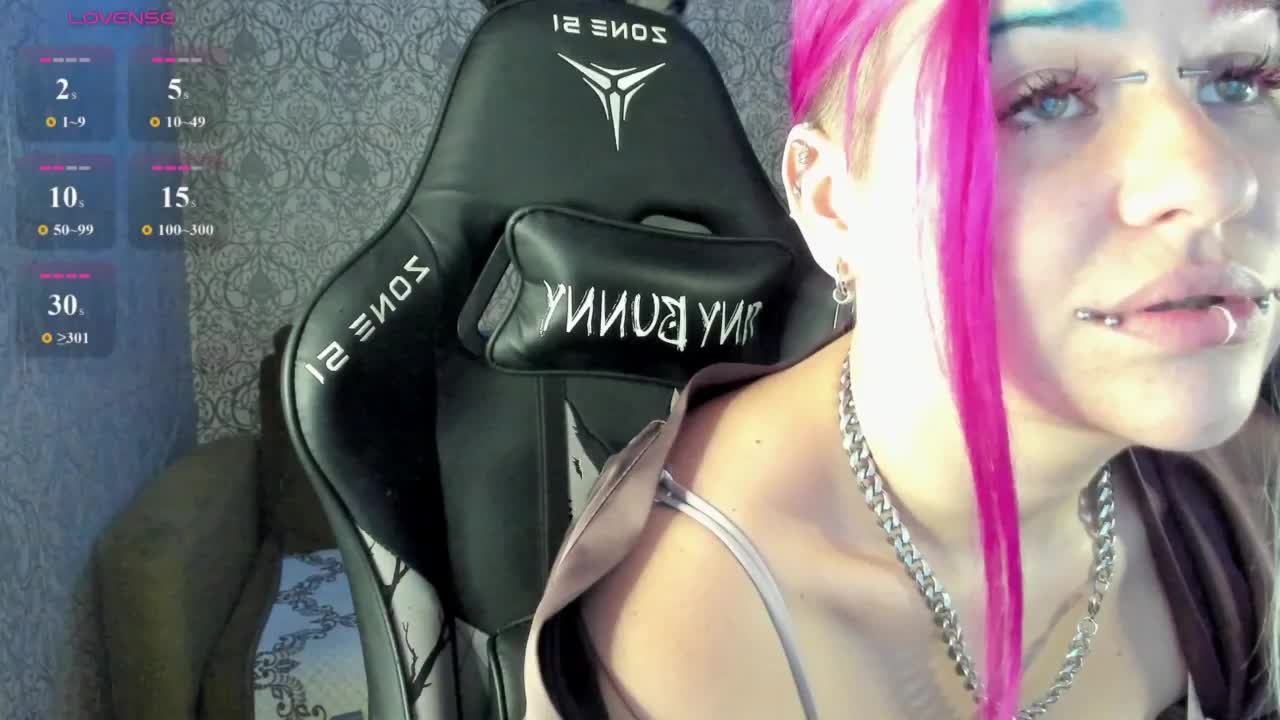 Neon-Baddie Приват Записи 2026-10-18