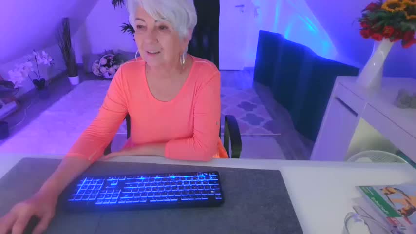 LovelyHelena Приват Записи 2026-10-19