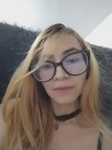 bella-adams Приват Записи 2026-10-19