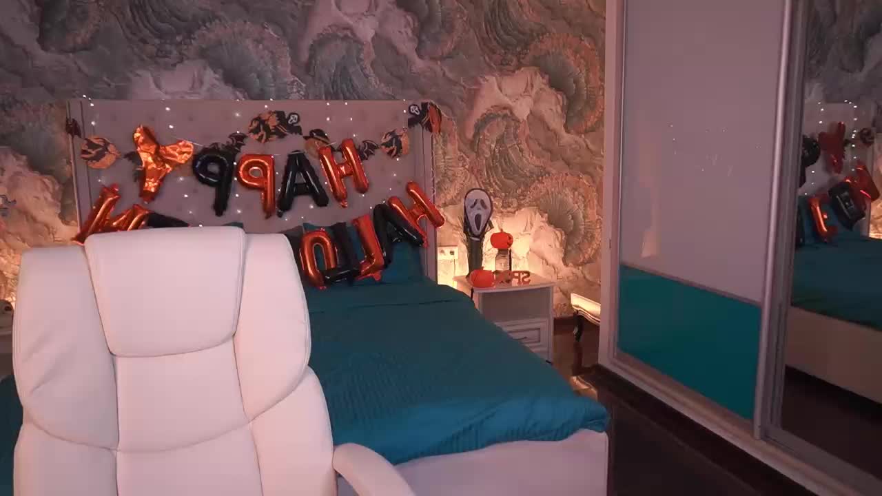 LittleJulii Приват Записи 2026-10-20