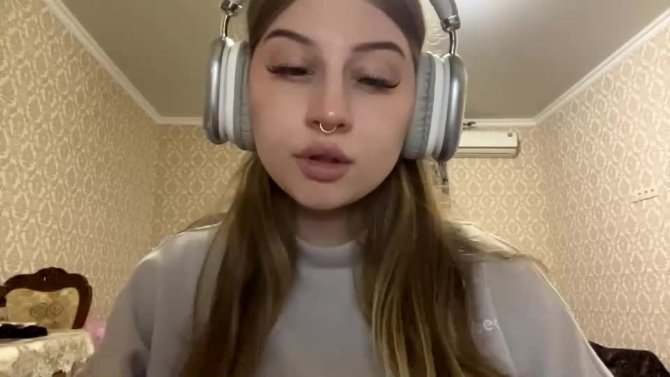 twilatompson_2026-10-20_18-35-47_598 Приват Записи 2026-10-21