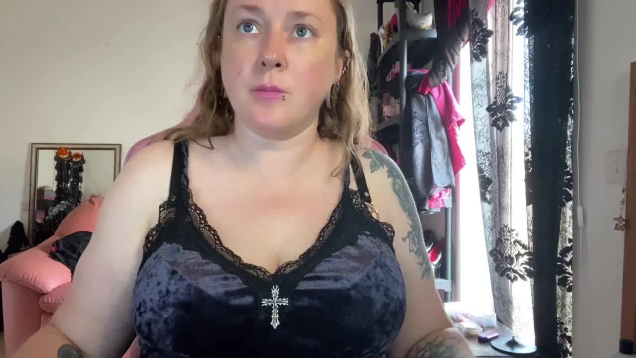 NylonQueen Приват Записи 2026-10-21