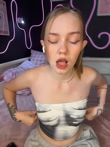 MilaMoone Приват Записи 2026-10-22