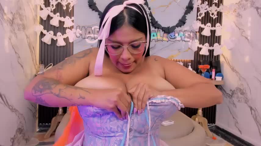 Megan_hugeboobs Приват Записи 2026-10-22