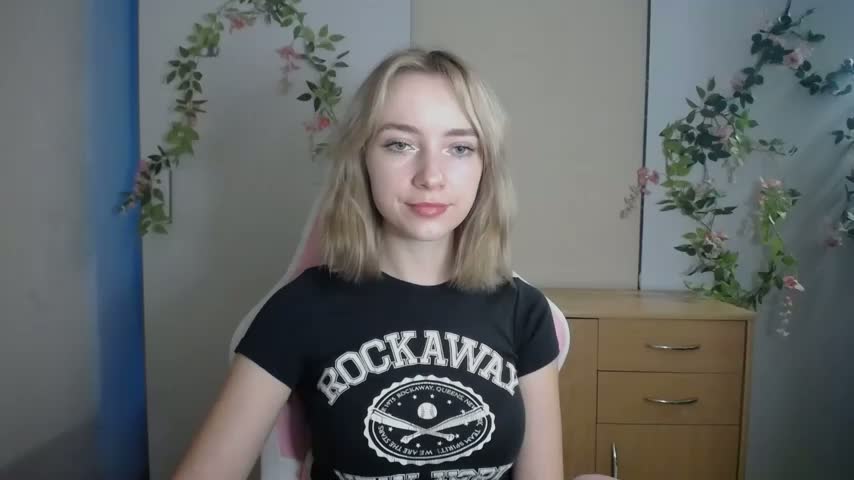 LuciaYoung Приват Записи 2026-10-22