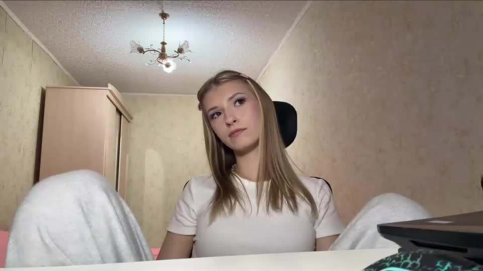 julianetrailor Приват Записи 2026-10-27